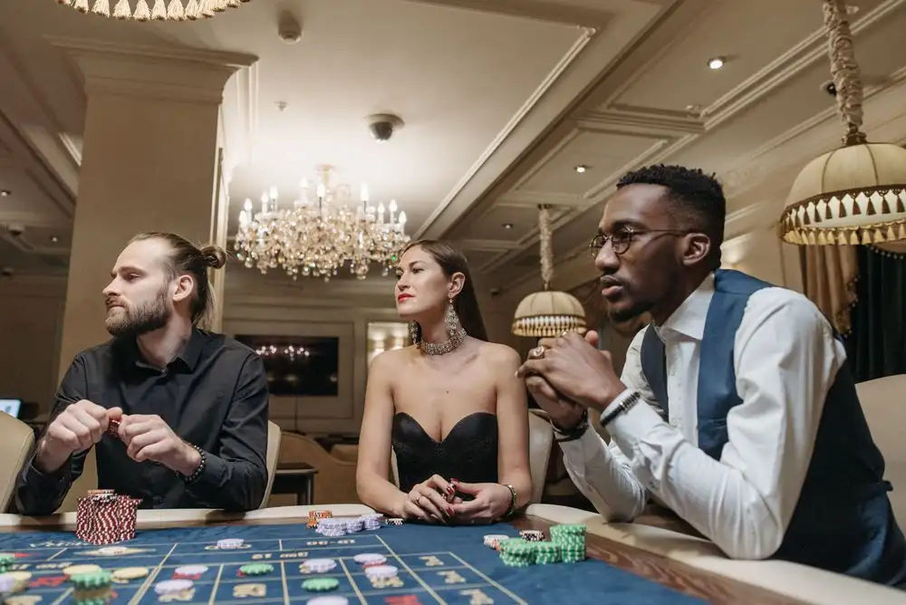 Lavaratablelounge Casino Floor